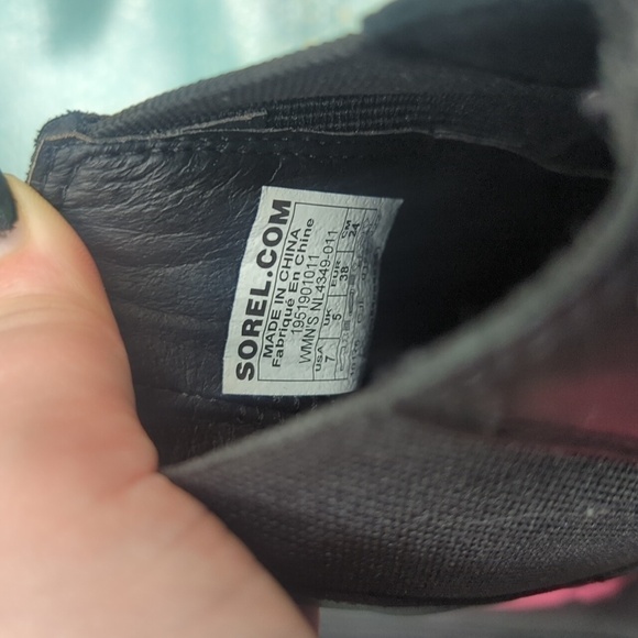 Euc Sorel Brex Black/Cactus Pink Platform Boots sz 7 - Sold Out Everywhere! - Picture 3 of 8